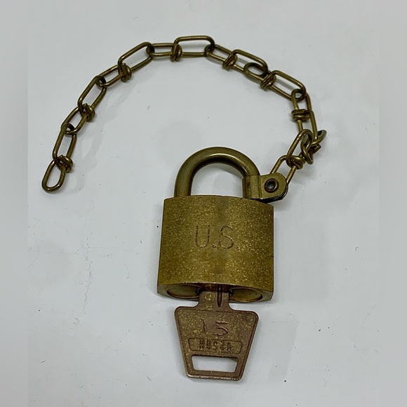 Mid Century Vtg US Govt Military Bronze American Lock Padlock w/ Key & Chain - Picture 2 of 15